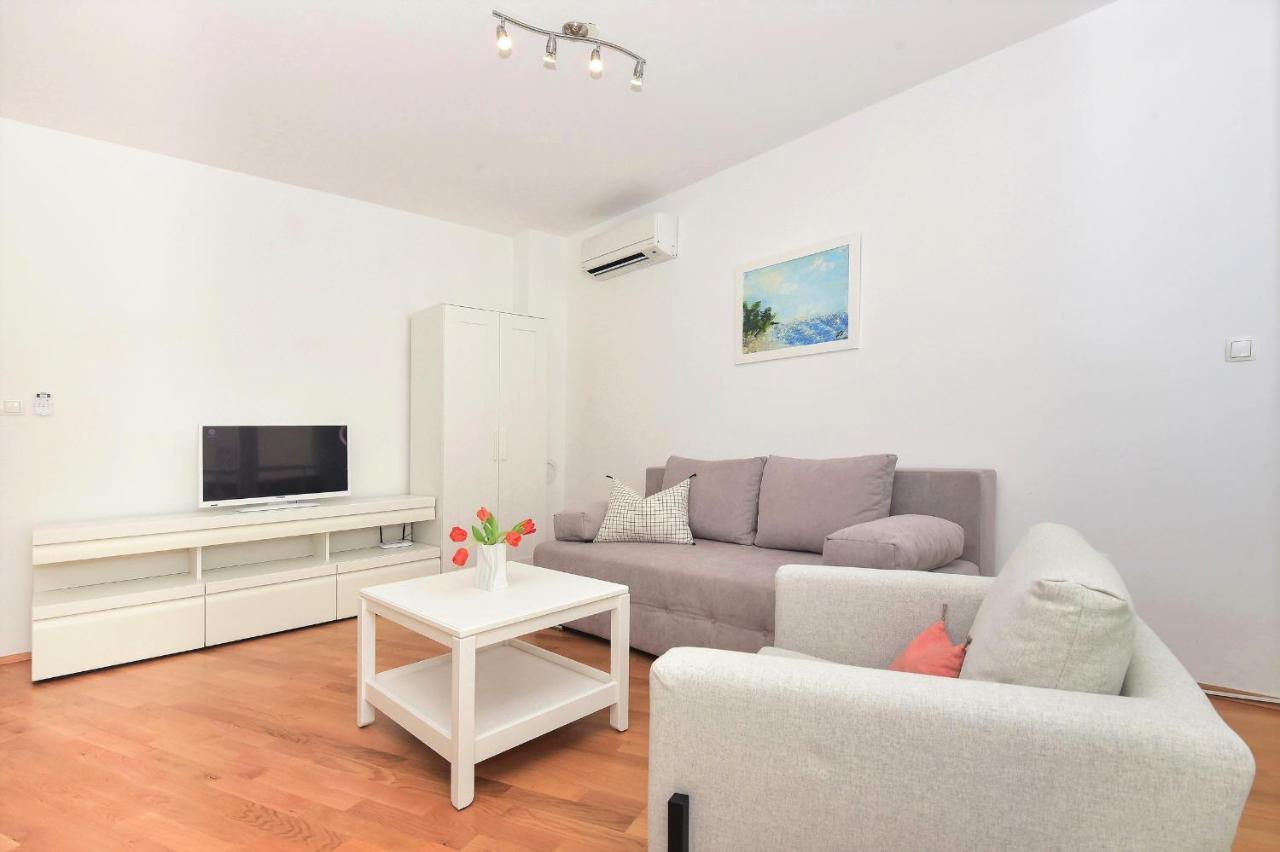 Sunshine Apartment มาคาร์สกา ภายนอก รูปภาพ