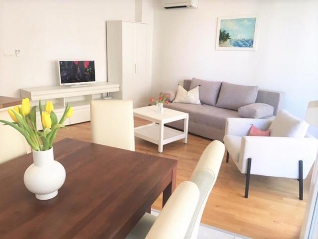 Sunshine Apartment มาคาร์สกา ภายนอก รูปภาพ