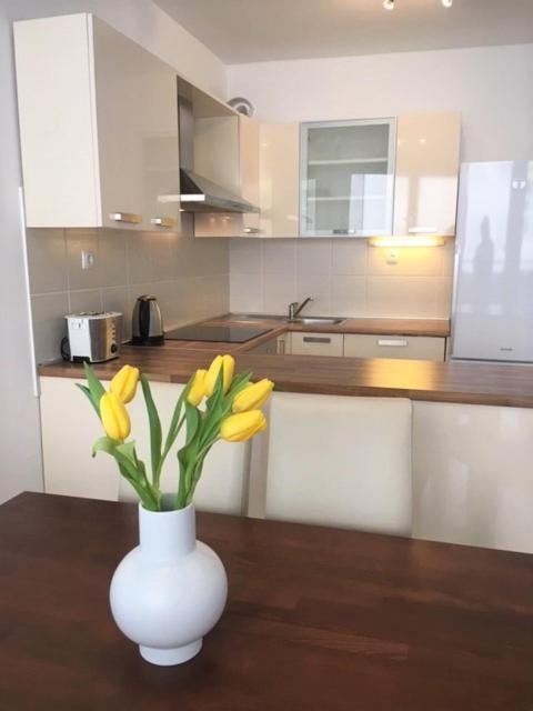 Sunshine Apartment มาคาร์สกา ภายนอก รูปภาพ