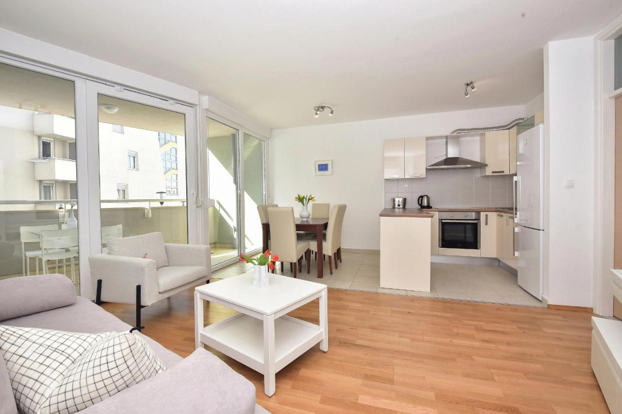 Sunshine Apartment มาคาร์สกา ภายนอก รูปภาพ