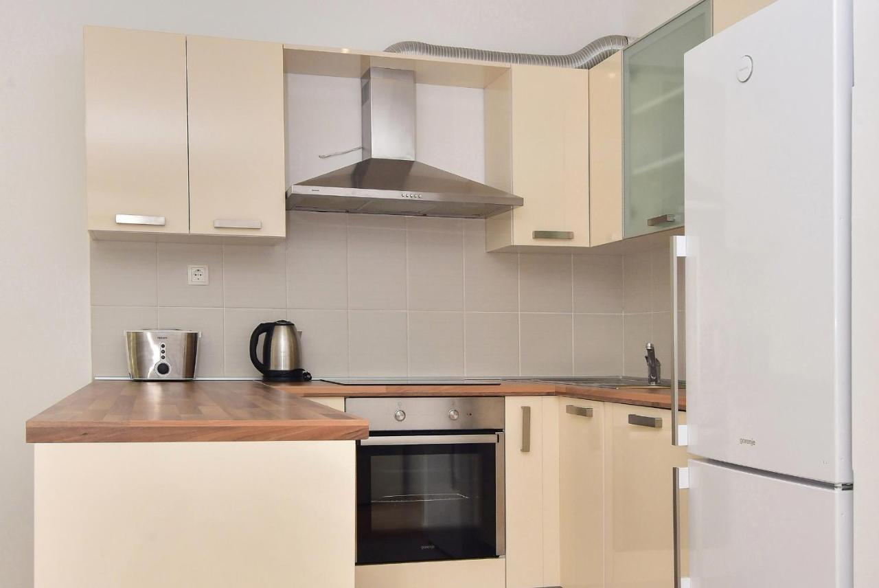 Sunshine Apartment มาคาร์สกา ภายนอก รูปภาพ