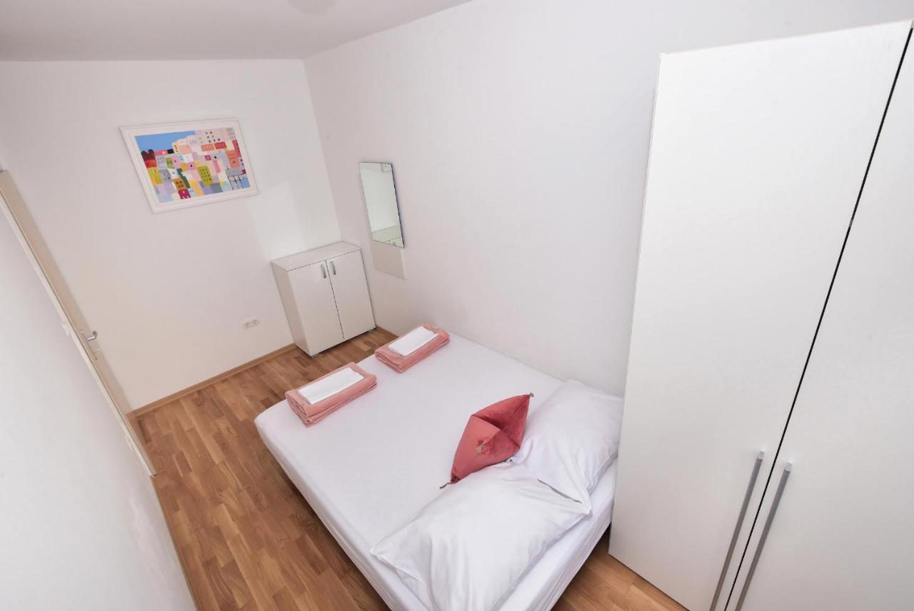 Sunshine Apartment มาคาร์สกา ภายนอก รูปภาพ
